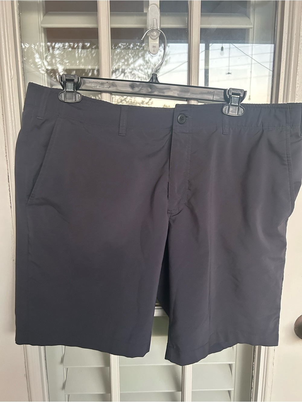 Roundtree & Yorke Men's Flat-Front Charcoal Performance Shorts